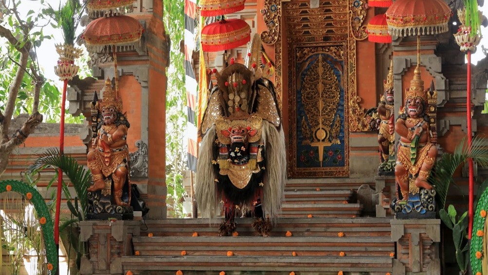 Barong_and_Keris_Dance